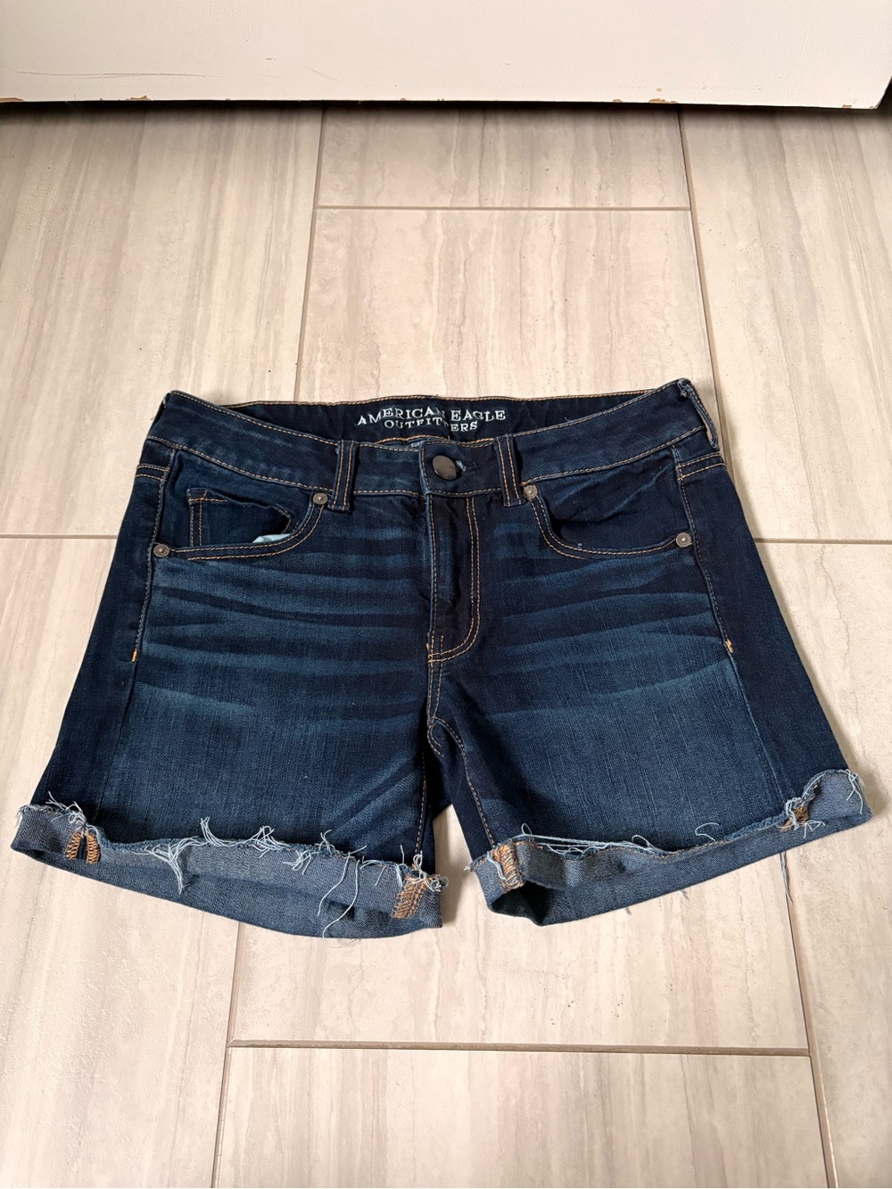 American Eagle Outfitters Dark Indigo Rolled-Hem Denim Shorts size 6